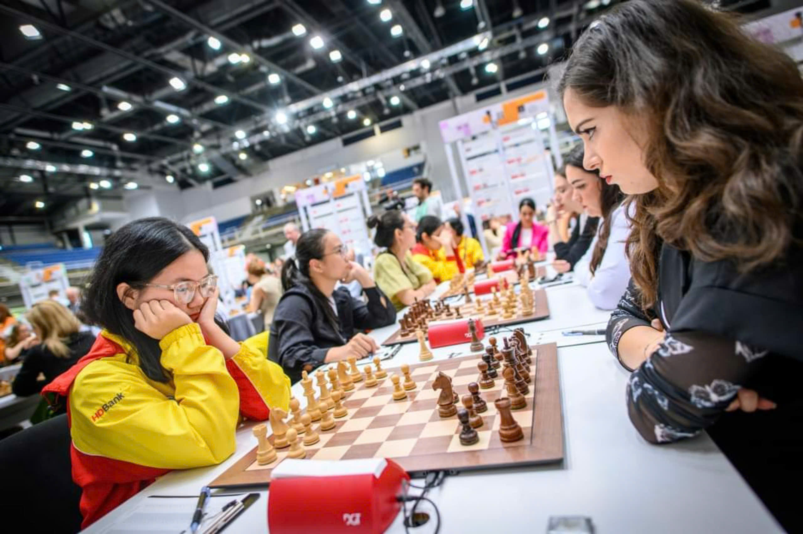 Đội tuyển nữ cờ vua Việt Nam vùng lên mạnh mẽ ở Olympiad- Ảnh 1. Đội tuyển nữ cờ vua Việt Nam vùng lên mạnh mẽ ở Olympiad- Ảnh 1.