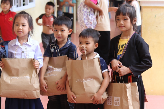 Đóng góp xây mới điểm trường Trống Trải cho học sinh và giáo viên Yên Bái - Ảnh 4. Đóng góp xây mới điểm trường Trống Trải cho học sinh và giáo viên Yên Bái - Ảnh 4.