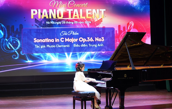 Thí sinh biểu diễn trong lễ khởi động “Festival piano talent 2025” tại Hà Nội Ảnh: NGỌC HÀ Thí sinh biểu diễn trong lễ khởi động “Festival piano talent 2025” tại Hà Nội Ảnh: NGỌC HÀ