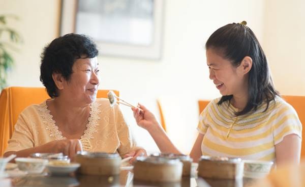 Sau khi bố chồng qua đời, tôi đón mẹ chồng lên sống cùng: Đúng 1 tháng sau, phải vội đưa bà về quê - Ảnh 2. Sau khi bố chồng qua đời, tôi đón mẹ chồng lên sống cùng: Đúng 1 tháng sau, phải vội đưa bà về quê - Ảnh 2.