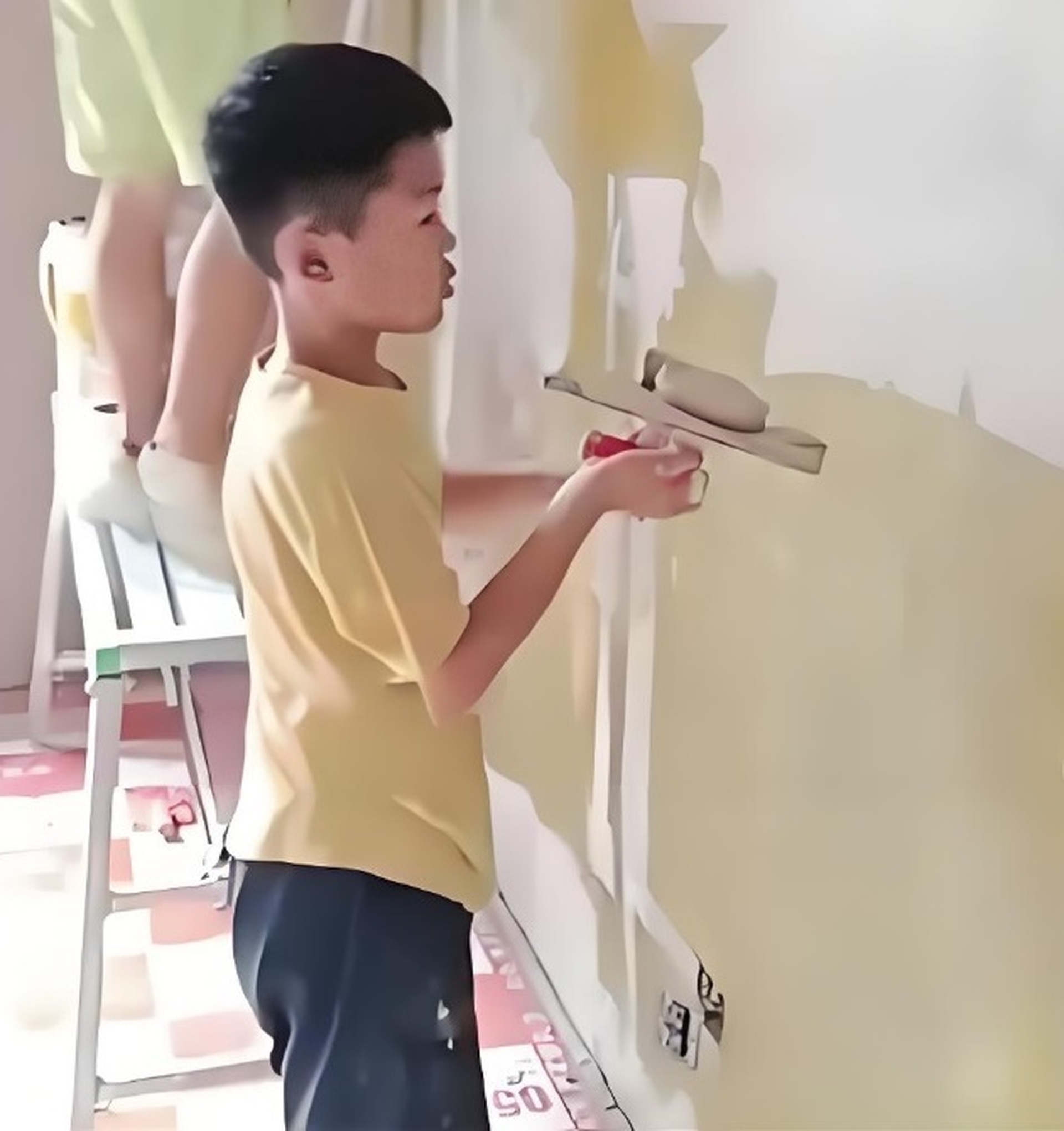 Ép con đi phụ hồ, bán hàng rong, cha mẹ nhận cái kết cười ra nước mắt - 1 Ép con đi phụ hồ, bán hàng rong, cha mẹ nhận cái kết cười ra nước mắt - 1