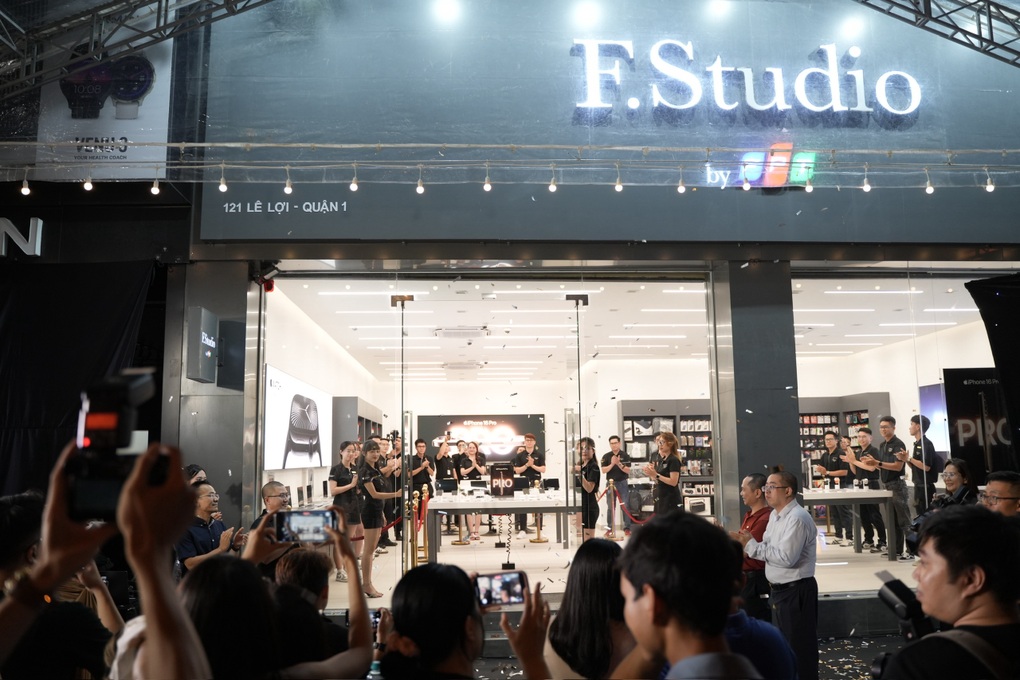 FPT Shop, F.Studio by FPT sẽ giao 20.000 iPhone 16 trong 3 ngày đầu mở bán - 1 FPT Shop, F.Studio by FPT sẽ giao 20.000 iPhone 16 trong 3 ngày đầu mở bán - 1