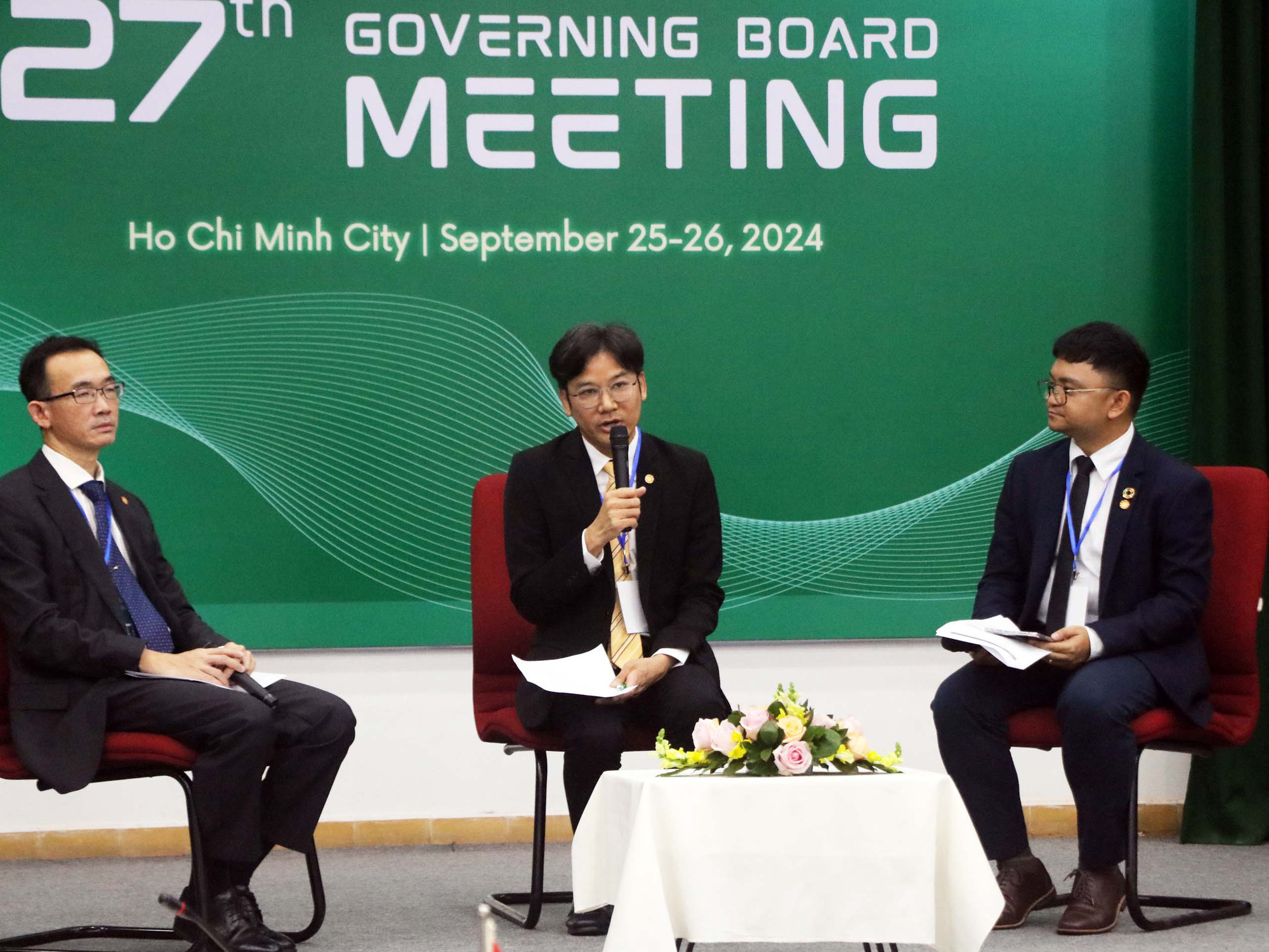 Giảm công việc 'ngoài' chuyên môn để giáo viên chuyên giảng dạy - Ảnh 1.
