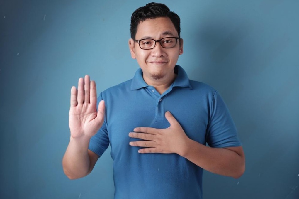 Hiệu trưởng bị cách chức vì bắt phụ huynh thề không giận dữ với giáo viên - 2 Hiệu trưởng bị cách chức vì bắt phụ huynh thề không giận dữ với giáo viên - 2
