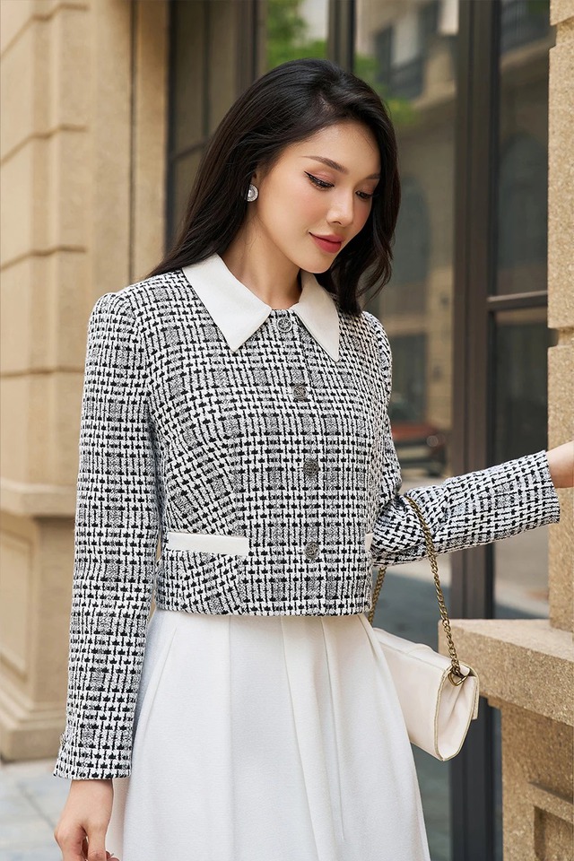 Hóa quý cô mùa thu sang trọng và đẳng cấp với áo khoác dạ- Ảnh 1. Hóa quý cô mùa thu sang trọng và đẳng cấp với áo khoác dạ- Ảnh 1.
