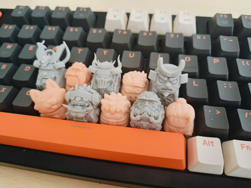Ngoài mặt công năng thì keycap còn đáp ứng giá trị thẩm mỹ, tạo cảm xúc tích cực... cho người dùng với mẫu mã, chất liệu đa dạng Ảnh: LÊ DUY Ngoài mặt công năng thì keycap còn đáp ứng giá trị thẩm mỹ, tạo cảm xúc tích cực... cho người dùng với mẫu mã, chất liệu đa dạng Ảnh: LÊ DUY