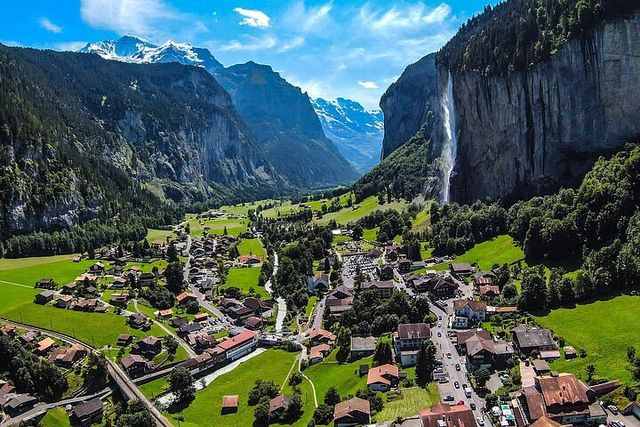 Khám phá và trải nghiệm những điều tuyệt vời tại ngôi làng Grindelwald đẹp mộng mơ- Ảnh 1. Khám phá và trải nghiệm những điều tuyệt vời tại ngôi làng Grindelwald đẹp mộng mơ- Ảnh 1.