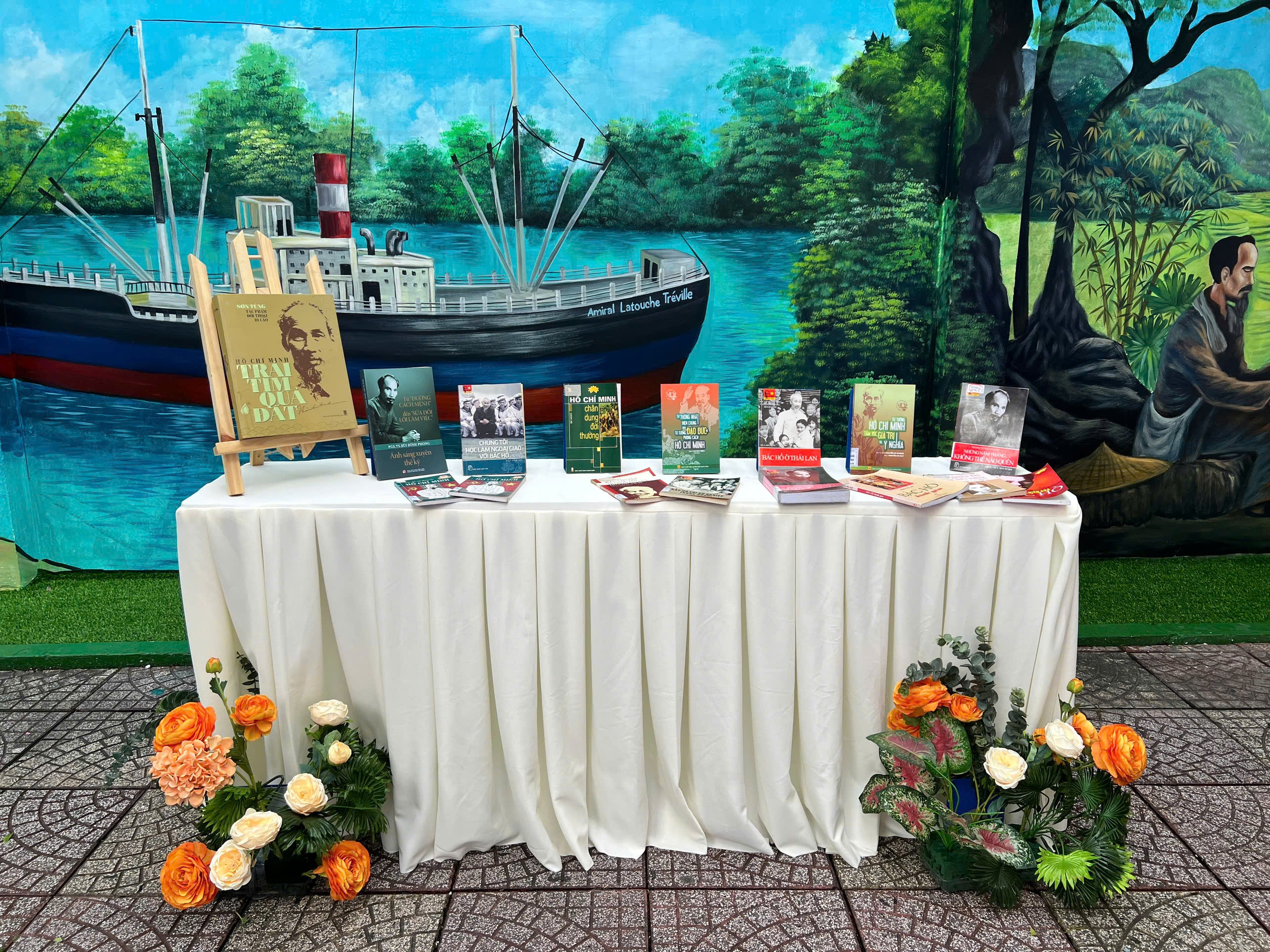 Khánh thành Không gian văn hóa Hồ Chí Minh trong ngày khai giảng- Ảnh 1. Khánh thành Không gian văn hóa Hồ Chí Minh trong ngày khai giảng- Ảnh 1.