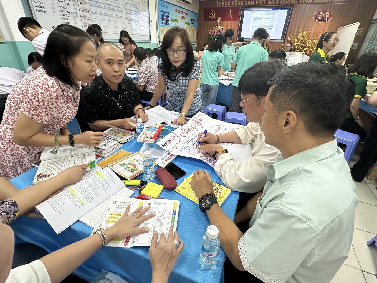 Kiểm tra trường học về các gói thầu, dự án, khoản thu ngoài ngân sách- Ảnh 1. Kiểm tra trường học về các gói thầu, dự án, khoản thu ngoài ngân sách- Ảnh 1.