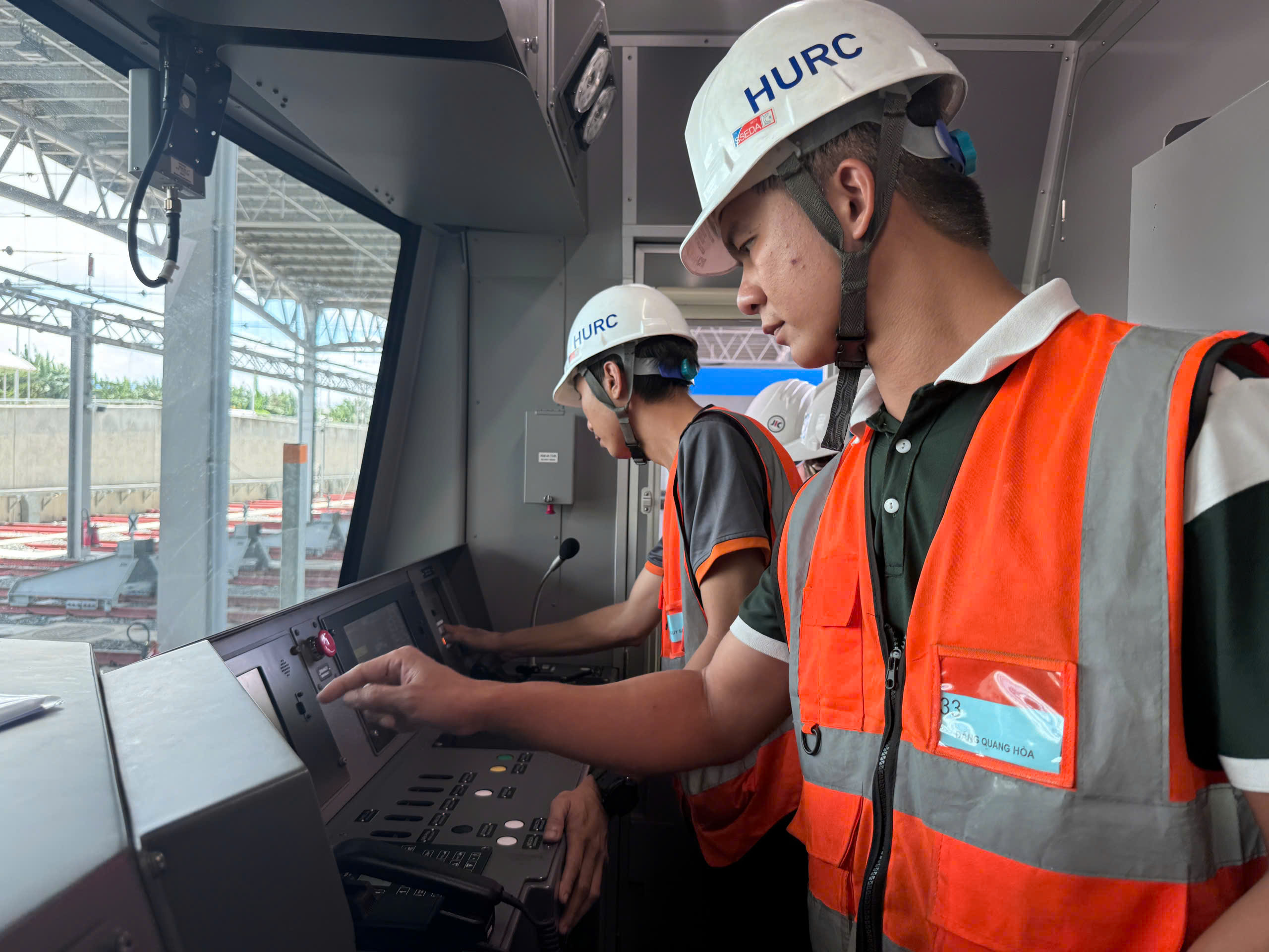 Loạt yêu cầu để metro số 1 vận hành khai thác vào quý IV- Ảnh 1. Loạt yêu cầu để metro số 1 vận hành khai thác vào quý IV- Ảnh 1.