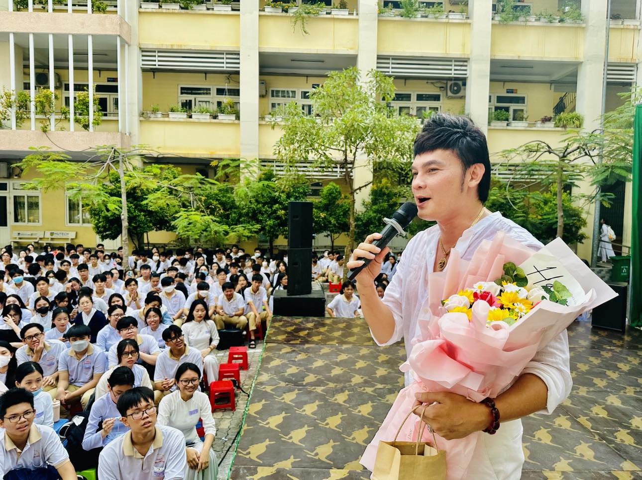 NSƯT Kim Tiểu Long, Đông Quân với NSƯT Kim Tiểu Long, Đông Quân với