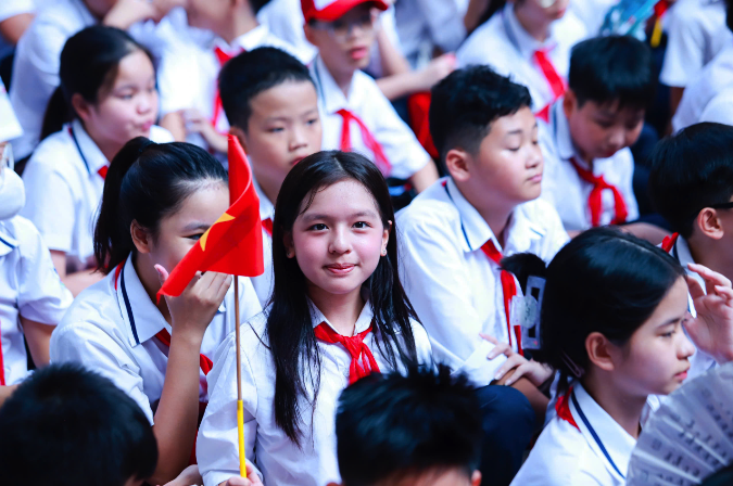 Những hình ảnh ấn tượng trong ngày đầu tiên của năm học mới- Ảnh 9. Những hình ảnh ấn tượng trong ngày đầu tiên của năm học mới- Ảnh 9.