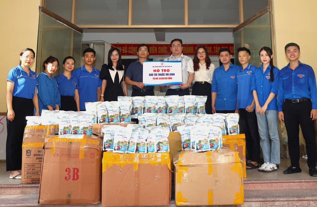 Những món quà đặc biệt từ xứ Nghệ gửi đồng bào vùng lũ phía Bắc - 1 Những món quà đặc biệt từ xứ Nghệ gửi đồng bào vùng lũ phía Bắc - 1