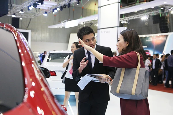 Cú sụt giảm sức mua tháng 8 diễn ra ngay trong bối cảnh hàng loạt hãng xe nỗ lực kích cầu. Cú sụt giảm sức mua tháng 8 diễn ra ngay trong bối cảnh hàng loạt hãng xe nỗ lực kích cầu.