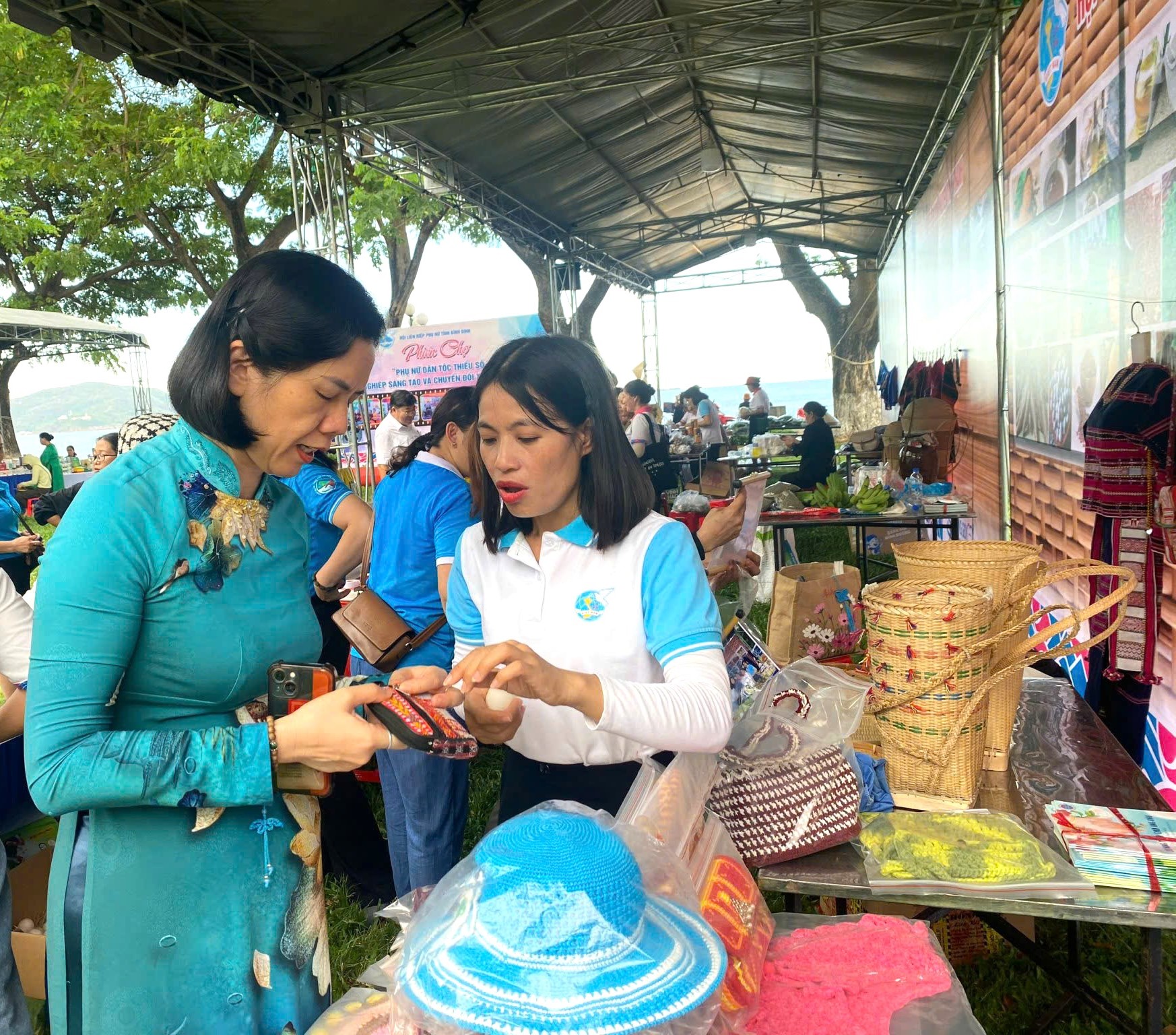 Phụ nữ Bình Định khởi nghiệp sáng tạo và chuyển đổi xanh- Ảnh 1. Phụ nữ Bình Định khởi nghiệp sáng tạo và chuyển đổi xanh- Ảnh 1.