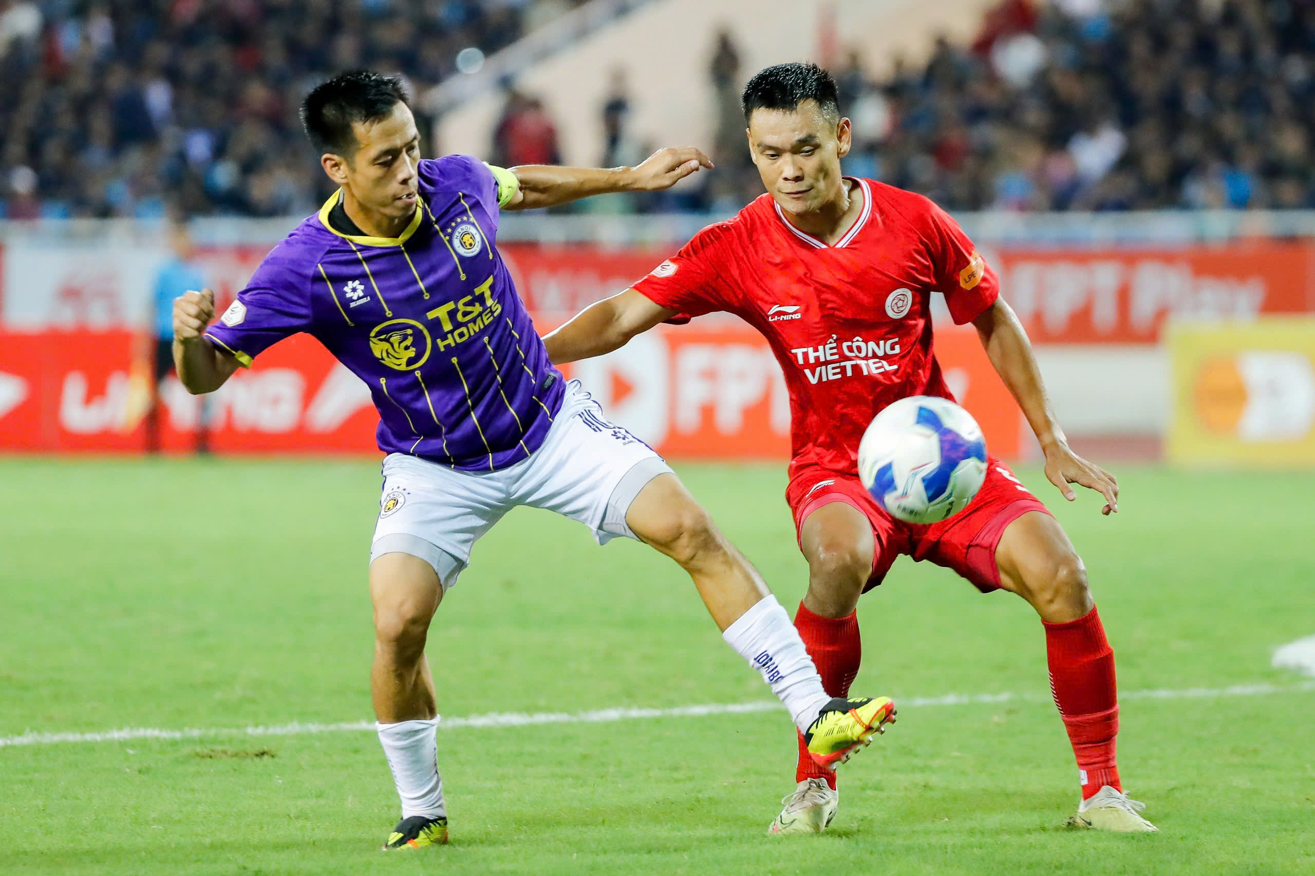 Lộ ‘vũ khí mới’ của Văn Quyết, Tuấn Hải: Quyết tâm cạnh tranh ngôi vương V-League- Ảnh 1. Lộ ‘vũ khí mới’ của Văn Quyết, Tuấn Hải: Quyết tâm cạnh tranh ngôi vương V-League- Ảnh 1.