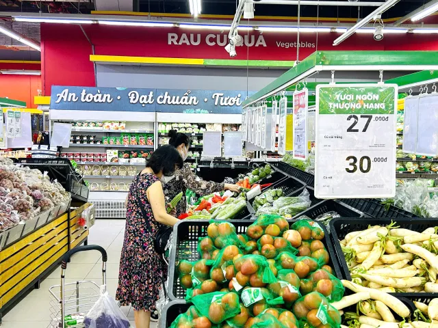 Siêu thị đưa hàng trăm tấn rau, củ từ Nam ra Bắc - Ảnh 1. Siêu thị đưa hàng trăm tấn rau, củ từ Nam ra Bắc - Ảnh 1.