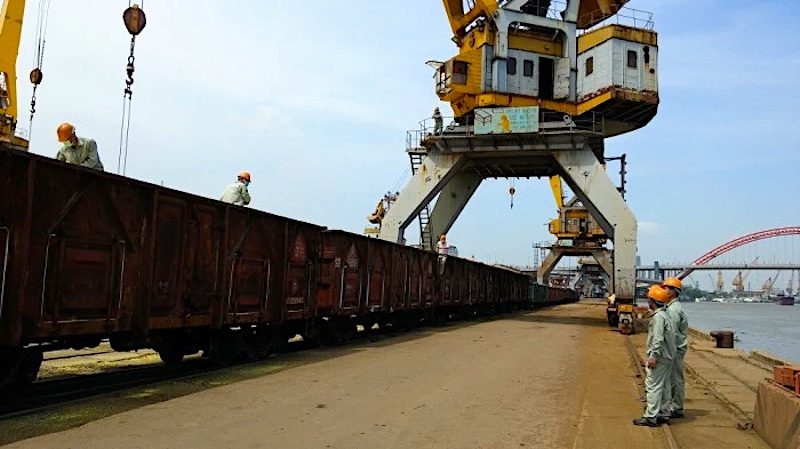 Sửa Luật Đường sắt, ưu tiên kết nối các loại hình vận tải- Ảnh 1. Sửa Luật Đường sắt, ưu tiên kết nối các loại hình vận tải- Ảnh 1.