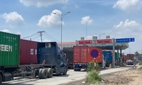 Xử lý tình hình tụ tập phản đối thu phí BOT Phú Hữu