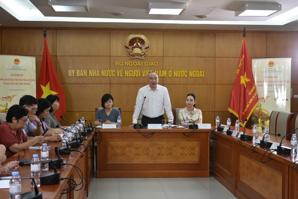 Tôn vinh tiếng mẹ đẻ trong cộng đồng người Việt ở nước ngoài - 1 Tôn vinh tiếng mẹ đẻ trong cộng đồng người Việt ở nước ngoài - 1