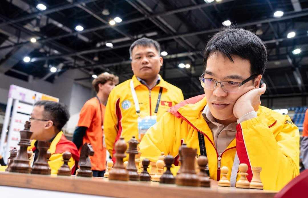 Trường Sơn tỏa sáng, cờ vua Việt Nam bất ngờ đánh bại ĐKVĐ Uzbekistan ở Olympiad- Ảnh 1. Trường Sơn tỏa sáng, cờ vua Việt Nam bất ngờ đánh bại ĐKVĐ Uzbekistan ở Olympiad- Ảnh 1.