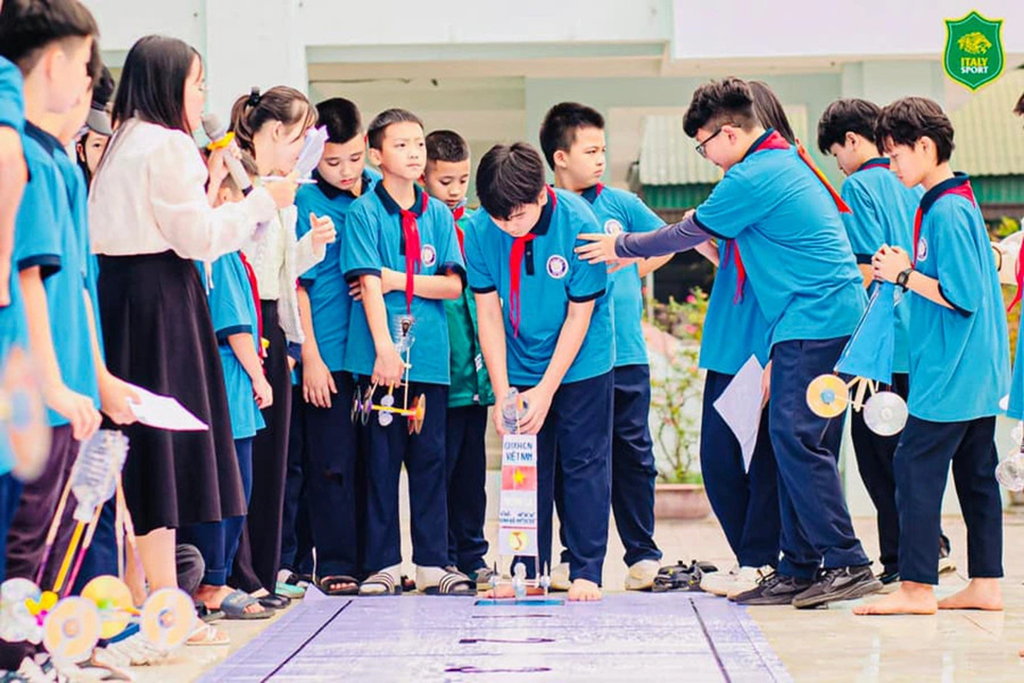 Trường tiên tiến khó... tiến- Ảnh 1. Trường tiên tiến khó... tiến- Ảnh 1.
