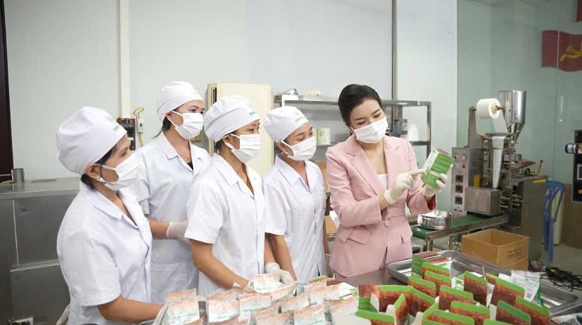 Ứng dụng công nghệ cao sản xuất sản phẩm từ gạo lứt hữu cơ- Ảnh 1. Ứng dụng công nghệ cao sản xuất sản phẩm từ gạo lứt hữu cơ- Ảnh 1.