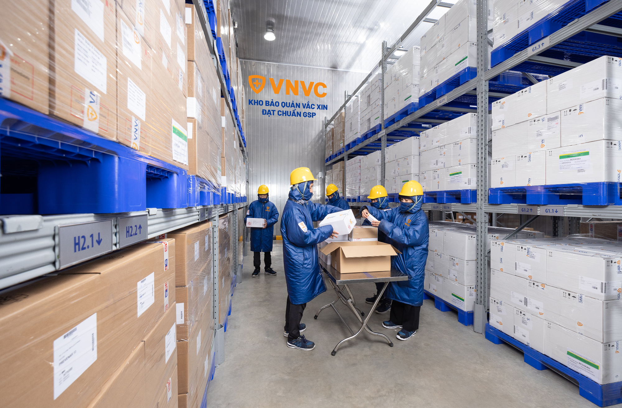 VNVC chủ lực trong chiến dịch tăng tốc độ bao phủ vắc-xin sởi cho trẻ em TP.HCM- Ảnh 4. VNVC chủ lực trong chiến dịch tăng tốc độ bao phủ vắc-xin sởi cho trẻ em TP.HCM- Ảnh 4.