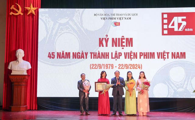 Viện Phim Việt Nam cần phải đảm bảo an toàn tuyệt đối kho phim nơi lưu trữ các tác phẩm điện ảnh, tư liệu về lịch sử- những di sản tư liệu quý của quốc gia, dân tộc Việt Nam - Ảnh 1. Viện Phim Việt Nam cần phải đảm bảo an toàn tuyệt đối kho phim nơi lưu trữ các tác phẩm điện ảnh, tư liệu về lịch sử- những di sản tư liệu quý của quốc gia, dân tộc Việt Nam - Ảnh 1.