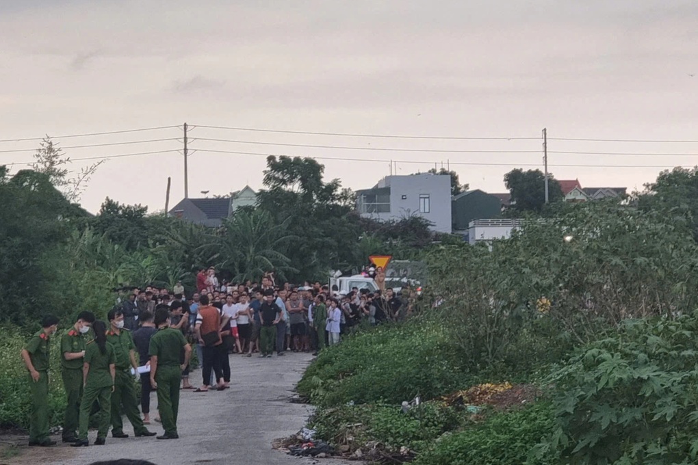 Vụ khai quật mộ ở Thanh Hóa: Nợ nần nên trộm xương cốt để tống tiền - 1 Vụ khai quật mộ ở Thanh Hóa: Nợ nần nên trộm xương cốt để tống tiền - 1