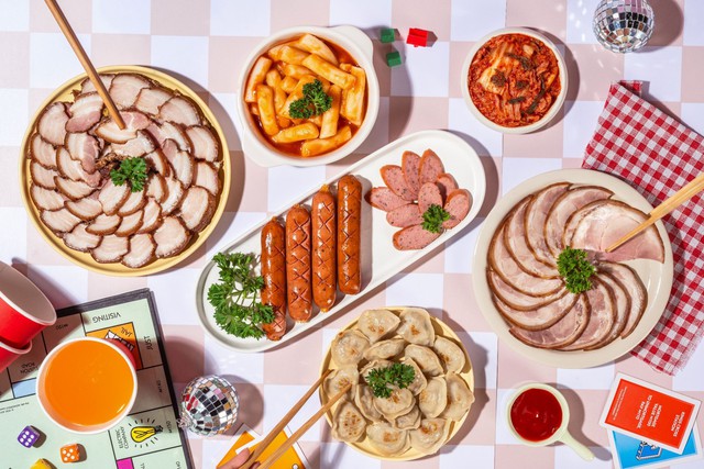 Bùng nổ hương vị từ hai loại xúc xích độc đáo của TH true FOOD - Vietnam.vn Bùng nổ hương vị từ hai loại xúc xích độc đáo của TH true FOOD