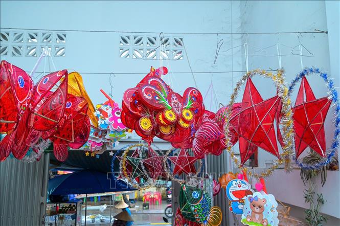 Những người 'giữ hồn' cho lồng đèn truyền thống Những người 'giữ hồn' cho lồng đèn truyền thống