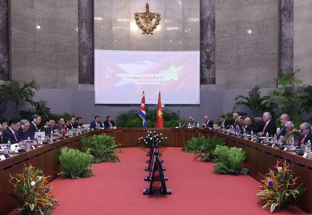 Việt Nam trao tặng nhân dân Cuba 10.000 tấn gạo Việt Nam trao tặng nhân dân Cuba 10.000 tấn gạo