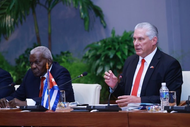 Việt Nam trao tặng nhân dân Cuba 10.000 tấn gạo Việt Nam trao tặng nhân dân Cuba 10.000 tấn gạo