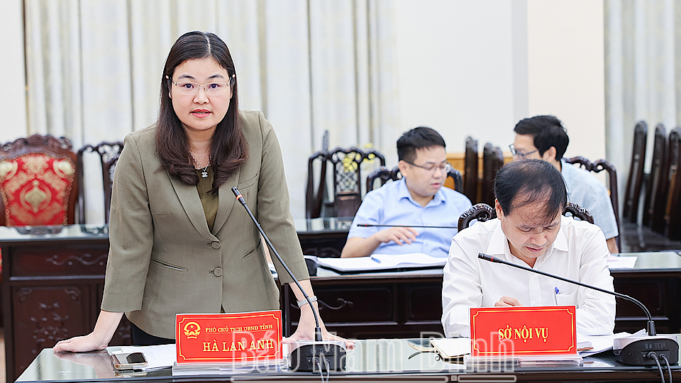 Phó Chủ tịch UBND tỉnh Hà Lan Anh phát biểu tại hội nghị. Ảnh: Báo Nam Định