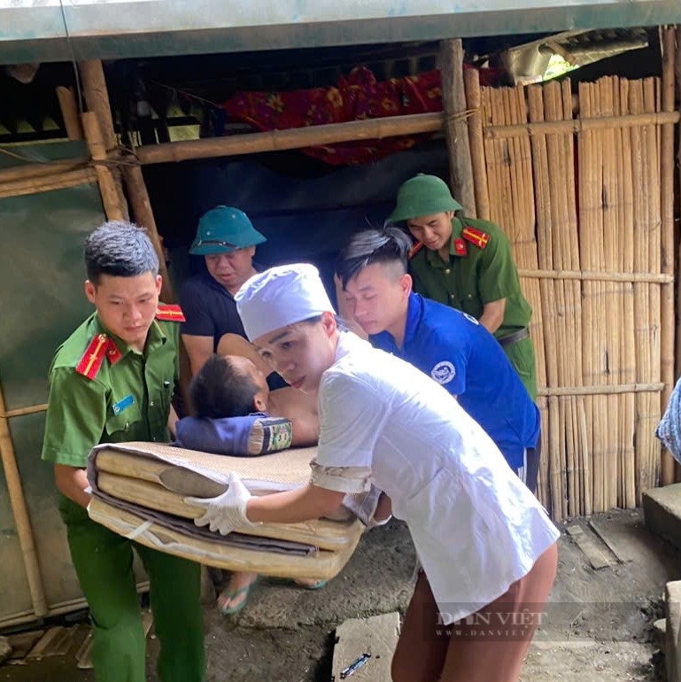 Thanh Hóa: Đồi Na Khà nứt 400m, chính quyền khẩn cấp di dời 111 người dân- Ảnh 4. Thanh Hóa: Đồi Na Khà nứt 400m, chính quyền khẩn cấp di dời 111 người dân- Ảnh 4.