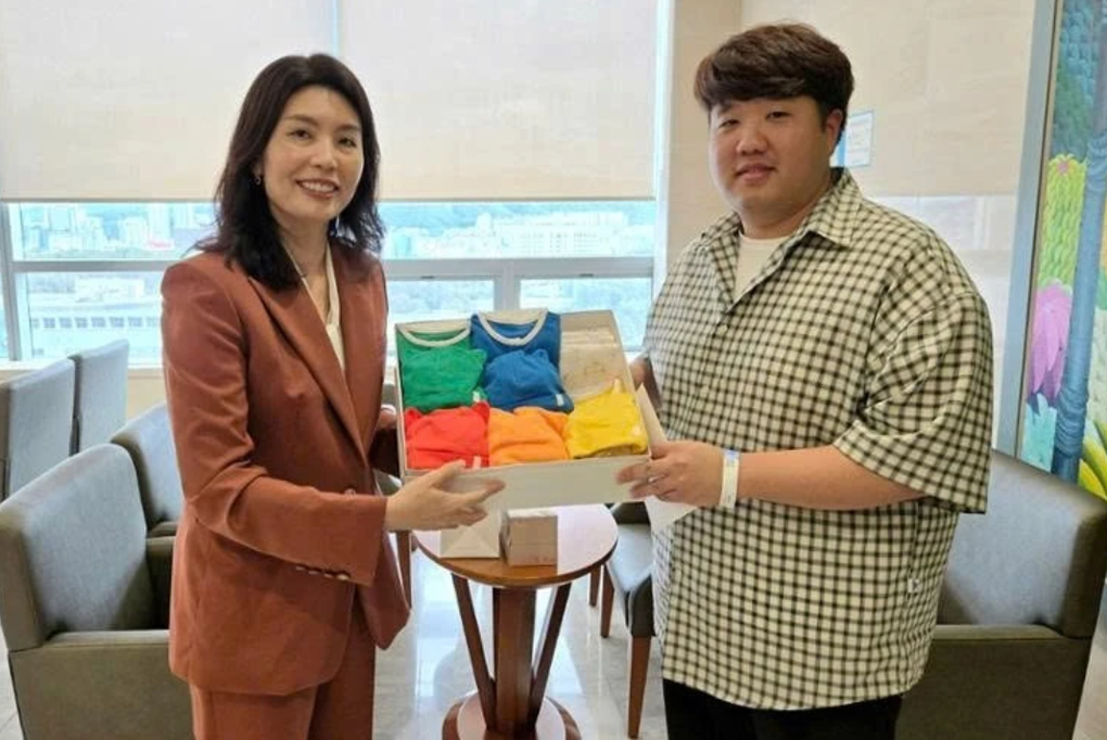 Vợ chồng trẻ sinh 5 được trợ cấp hơn 3,2 tỷ đồng - 2 Vợ chồng trẻ sinh 5 được trợ cấp hơn 3,2 tỷ đồng - 2