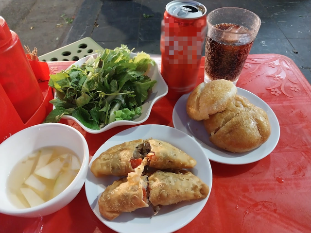 5 món ăn vặt tại Hà Nội khiến du khách ‘ghiền’ ngay từ lần đầu thưởng thức- Ảnh 4. 5 món ăn vặt tại Hà Nội khiến du khách ‘ghiền’ ngay từ lần đầu thưởng thức- Ảnh 4.