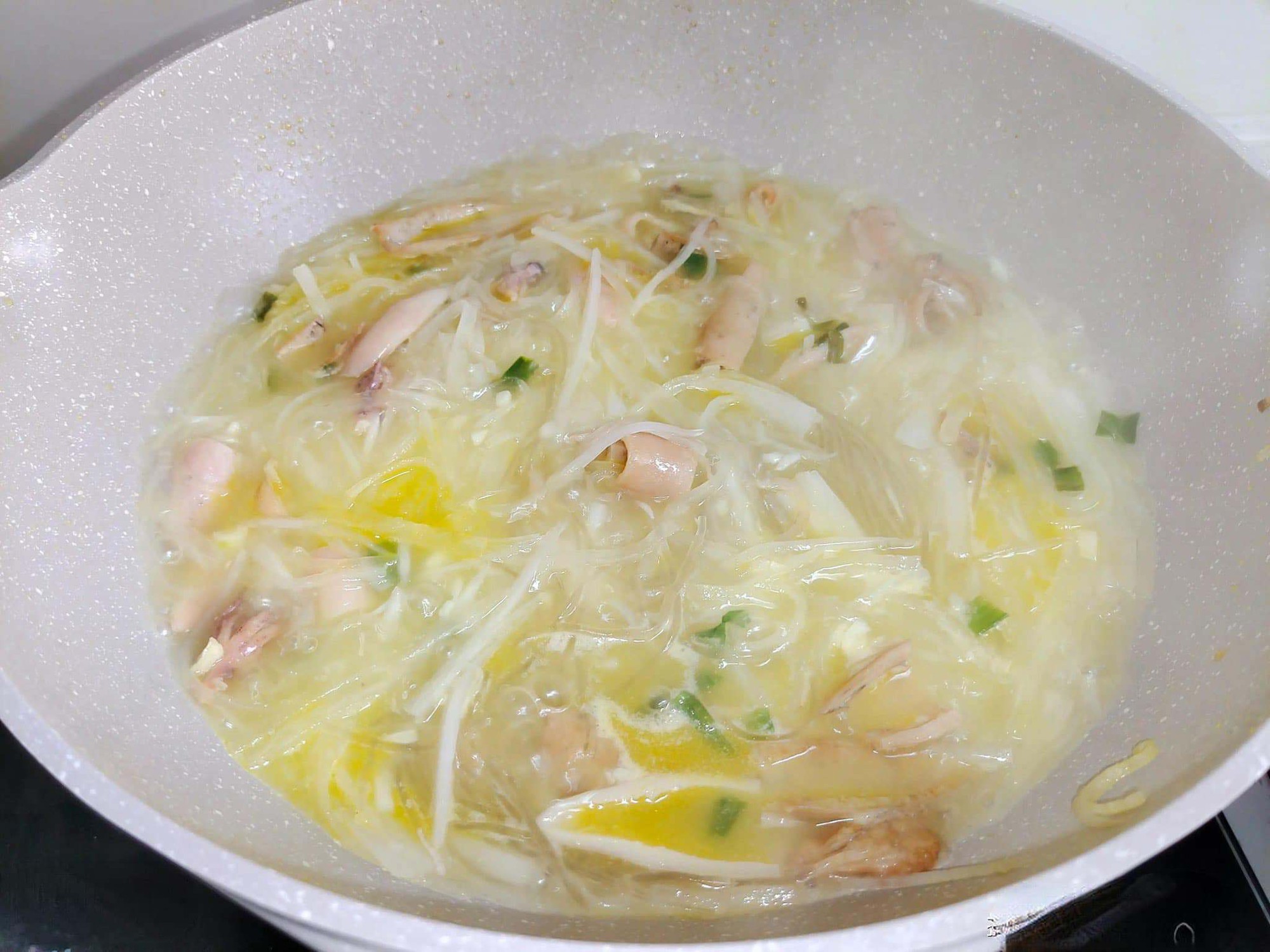 Món canh giúp bổ phổi vào mùa thu, chỉ mất 15 phút để nấu mà nước canh tươi ngon, mềm mát và sảng khoái - Ảnh 6. Món canh giúp bổ phổi vào mùa thu, chỉ mất 15 phút để nấu mà nước canh tươi ngon, mềm mát và sảng khoái - Ảnh 6.