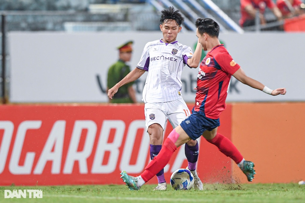 Đánh bại Bình Dương, CLB Công an Hà Nội thắng trận đầu tiên ở V-League - 3 Đánh bại Bình Dương, CLB Công an Hà Nội thắng trận đầu tiên ở V-League - 3