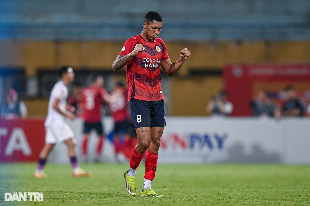 Đánh bại Bình Dương, CLB Công an Hà Nội thắng trận đầu tiên ở V-League - 6 Đánh bại Bình Dương, CLB Công an Hà Nội thắng trận đầu tiên ở V-League - 6