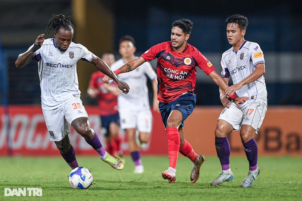 Đánh bại Bình Dương, CLB Công an Hà Nội thắng trận đầu tiên ở V-League - 8 Đánh bại Bình Dương, CLB Công an Hà Nội thắng trận đầu tiên ở V-League - 8