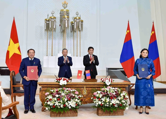 Ký kết Bản ghi nhớ về hợp tác du lịch giữa Việt Nam và Mông Cổ - Ảnh 2. Ký kết Bản ghi nhớ về hợp tác du lịch giữa Việt Nam và Mông Cổ - Ảnh 2.