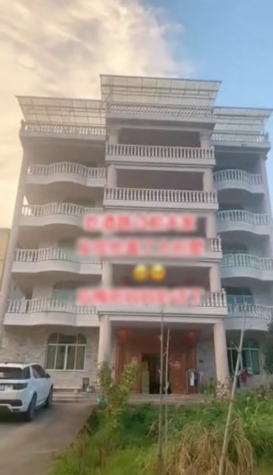 Ly hôn vì nghèo, 3 năm sau cô gái hối hận đến bật khóc khi đi ngang qua nhà chồng cũ vì thấy điều này- Ảnh 3. Ly hôn vì nghèo, 3 năm sau cô gái hối hận đến bật khóc khi đi ngang qua nhà chồng cũ vì thấy điều này- Ảnh 3.