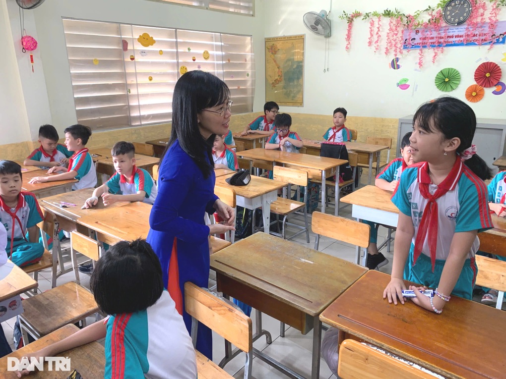 Phương án mới xử lý vụ cô giáo xin ủng hộ tiền mua máy tính - 2 Phương án mới xử lý vụ cô giáo xin ủng hộ tiền mua máy tính - 2