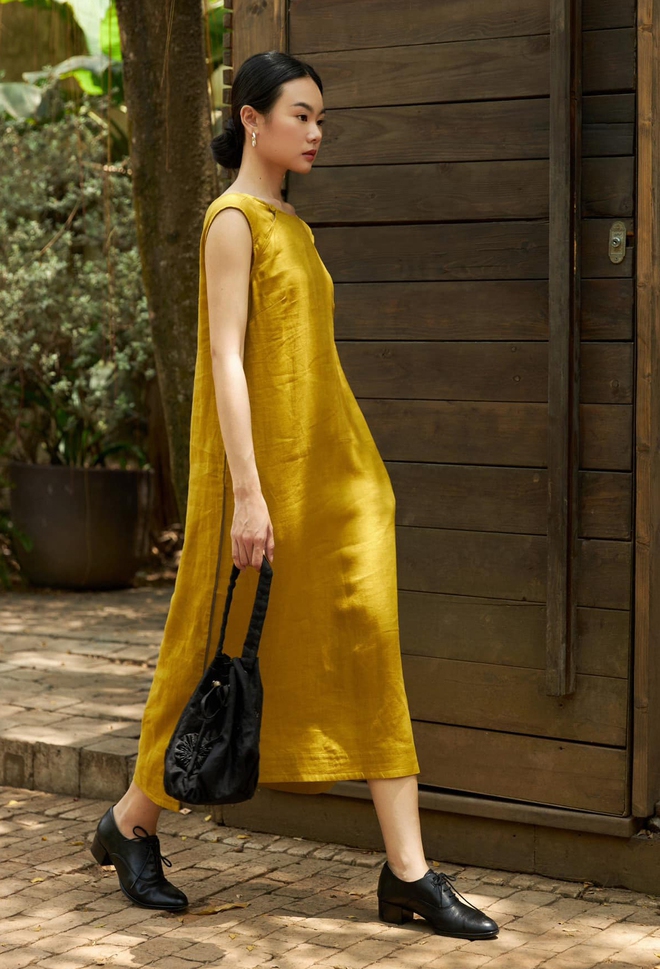 Trang phục linen là điểm nhấn riêng cho phong cách mùa thu- Ảnh 2. Trang phục linen là điểm nhấn riêng cho phong cách mùa thu- Ảnh 2.