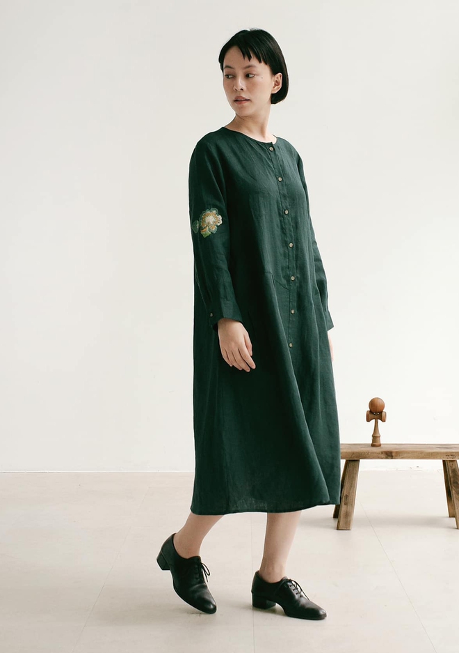 Trang phục linen là điểm nhấn riêng cho phong cách mùa thu- Ảnh 6. Trang phục linen là điểm nhấn riêng cho phong cách mùa thu- Ảnh 6.