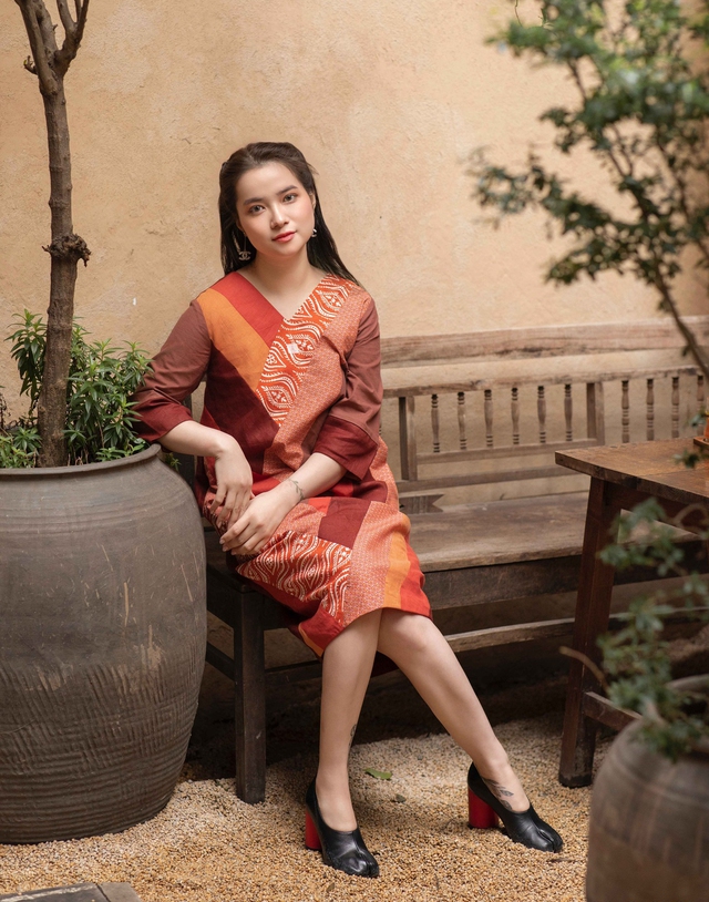Trang phục linen là điểm nhấn riêng cho phong cách mùa thu- Ảnh 12. Trang phục linen là điểm nhấn riêng cho phong cách mùa thu- Ảnh 12.