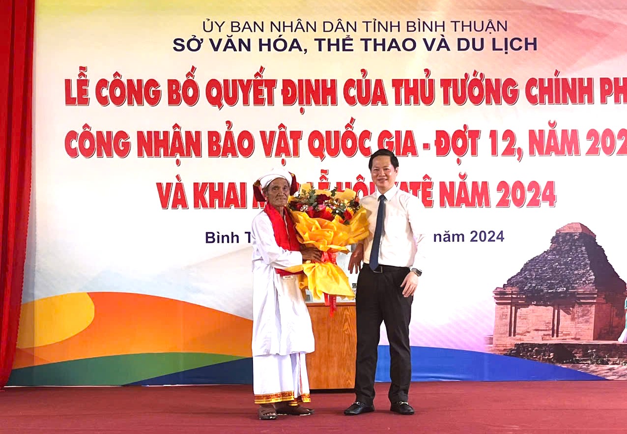 Bảo vật Linga vàng được công nhận Bảo vật Quốc gia- Ảnh 4. Bảo vật Linga vàng được công nhận Bảo vật Quốc gia- Ảnh 4.