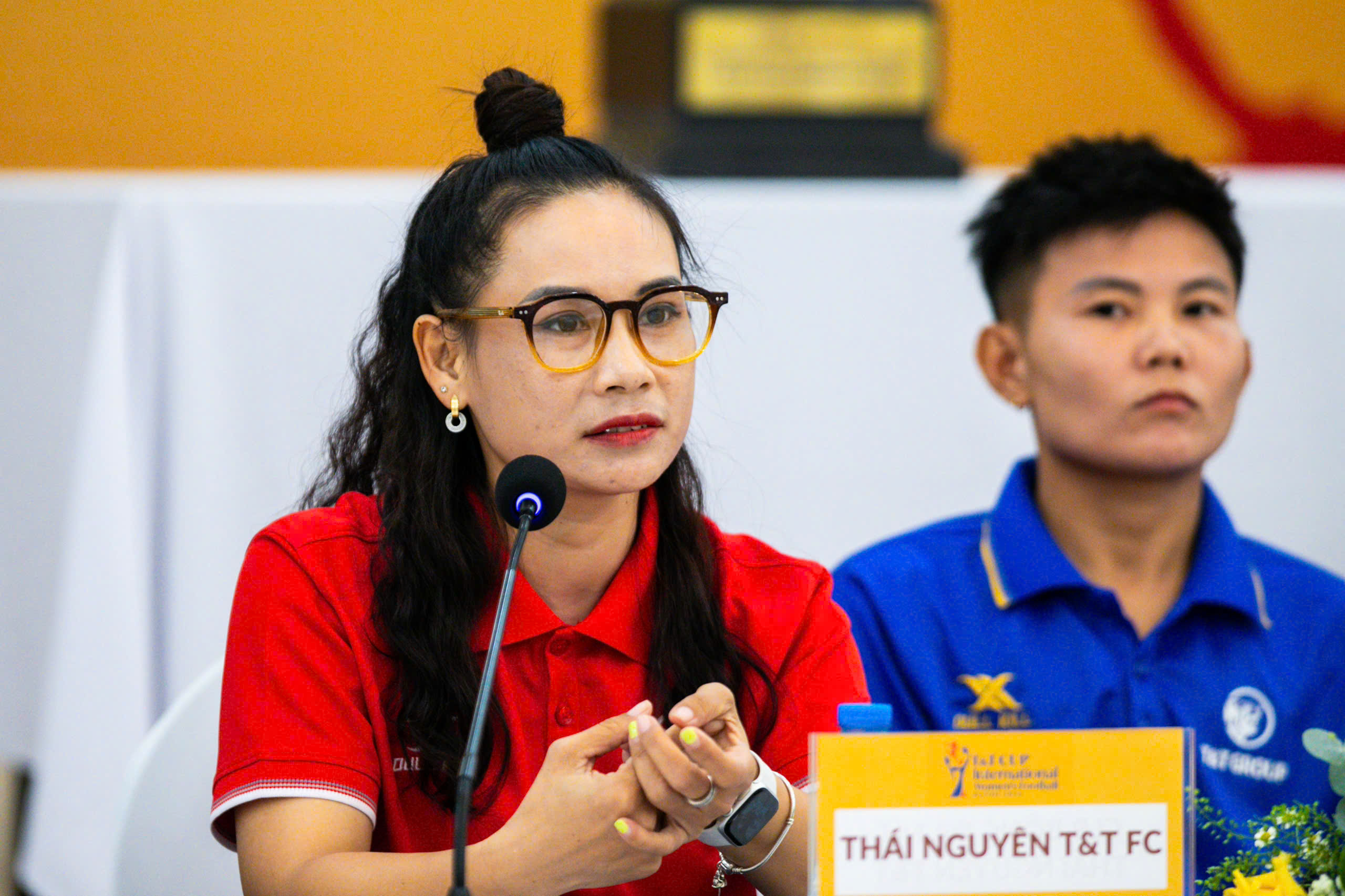Quả bóng vàng và Quả bóng đồng Việt Nam với khát vọng đánh bại đối thủ Trung Quốc- Ảnh 2. Quả bóng vàng và Quả bóng đồng Việt Nam với khát vọng đánh bại đối thủ Trung Quốc- Ảnh 2.